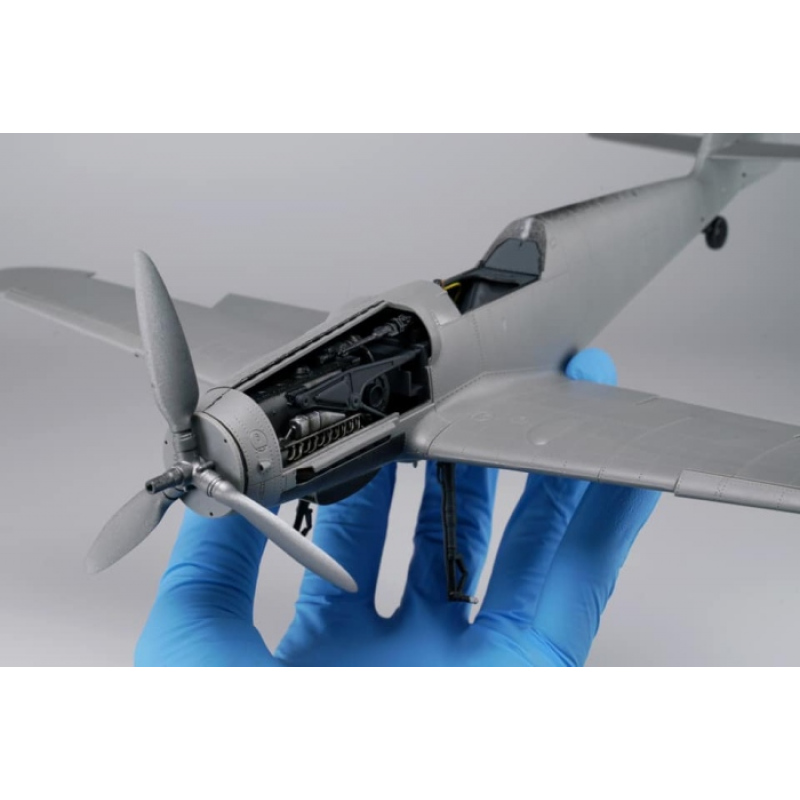BORDER BF-001 1/35 Messerschmitt Bf109G-6 Plastic Model Kit – Unassembled, Militaria