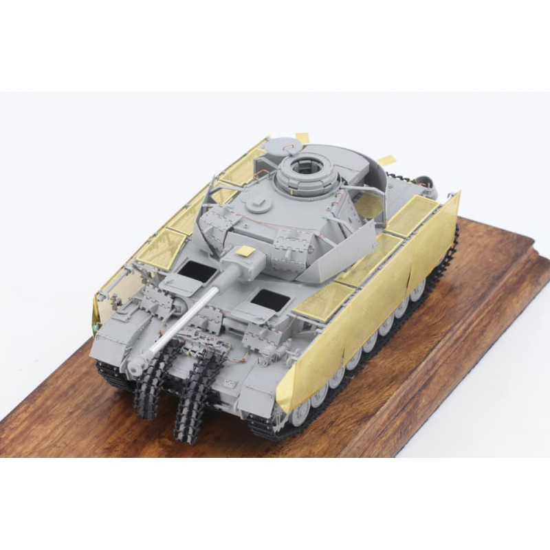 Border Model BT-008 - 1/35 Pz.Kpfw.IV Ausf.J Late