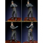 German Panzer Officer (Early WWII) - Alpine Miniatures 1/35