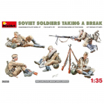 Soviet Soldiers Taking a Break - MiniArt 1/35