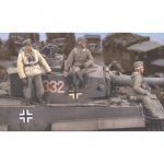 German Tiger I Crew Eastern Front WWII - Royal Model 1/35