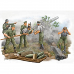 German Field Howitzer Gun Crew (on firing) - Trumpeter 1/35