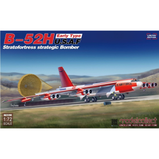 B-52H (early Type) U.S.A.F. Stratofortress Strategic Bomber - Modelcollect 1/72