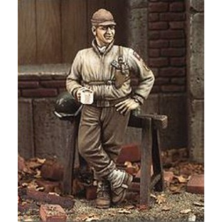 US Soldier at Break WWII - Royal Model 1/35