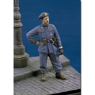 Italian Officer Btg. Azurro WWII - Royal Model 1/35