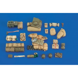 M3A3 Stuart Stowage WWII - Royal Model 1/35