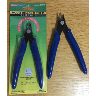 Model Diagonal Pliers